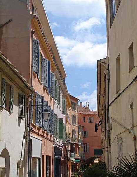 les rues de la vielle ville de Hyères