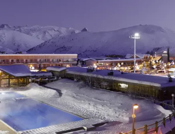 laurent-salino-alpe-dhuez-tourisme-vue-generale-patinoire