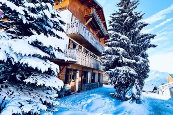 Alquiler de Chalet en Alpe d'Huez a pie de pistas con Placer de Mar y Montaña