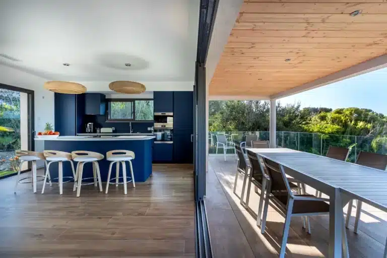 Geräumige Villa mit direktem Zugang zum Meer und Wassersport für Seminare an der Côte d'Azur