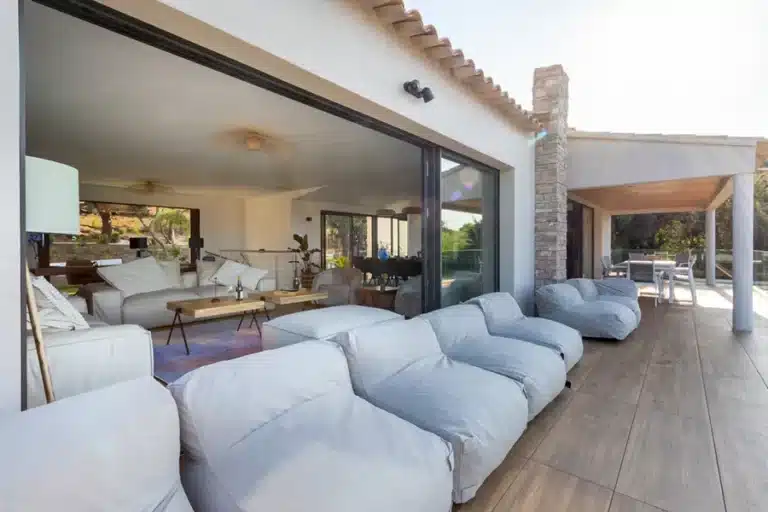 Villa in der Nähe des Küstenpfades zwischen Giens und Porquerolles für ein Seminar an der Côte d'Azur